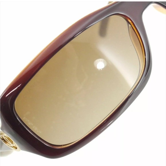 Chanel logos original with code sunglasses with case only. - Picture 7 of 13